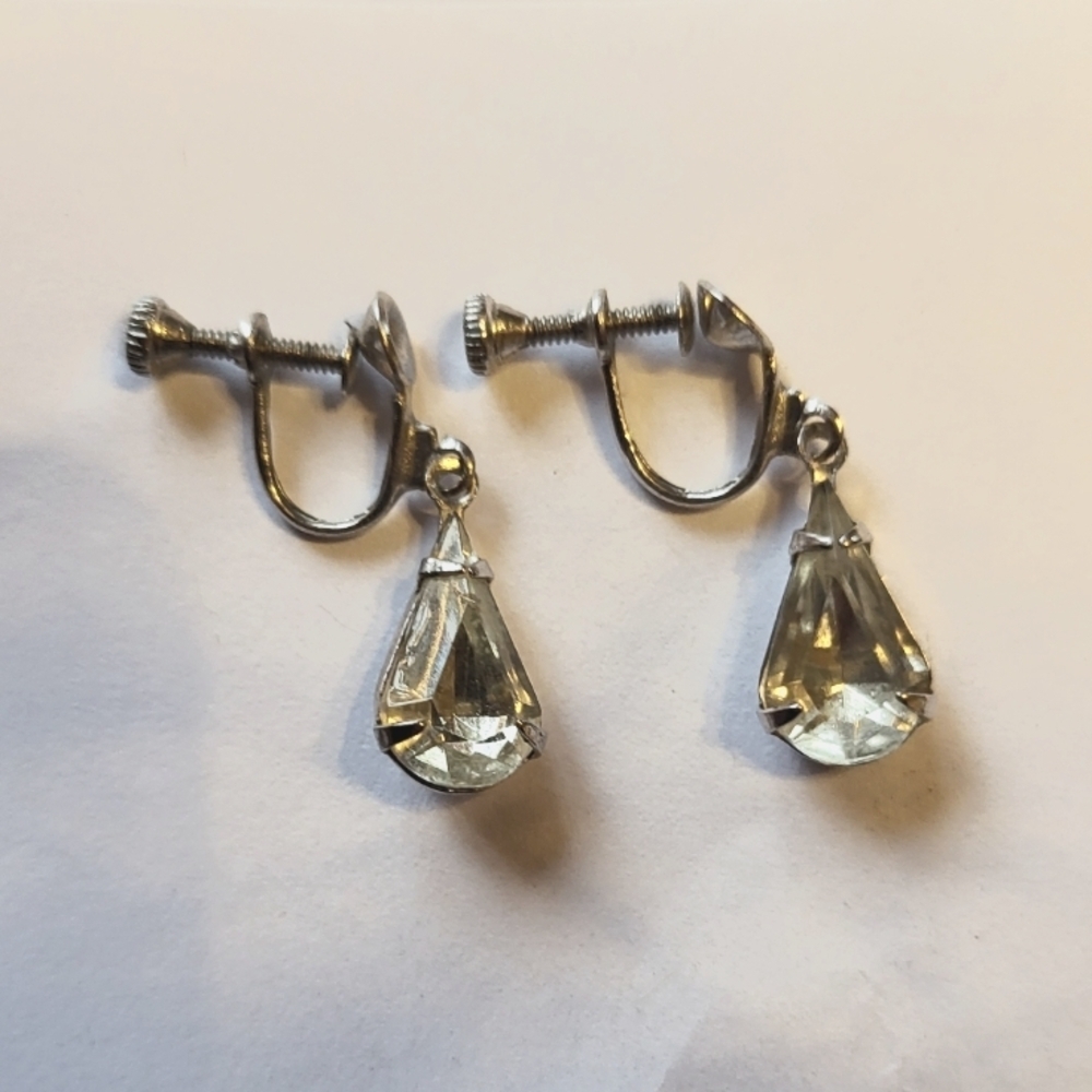 Dog Tooth Prong Setting Dangle drop Screw Back Crystal earrings! Rare 1950's/60s